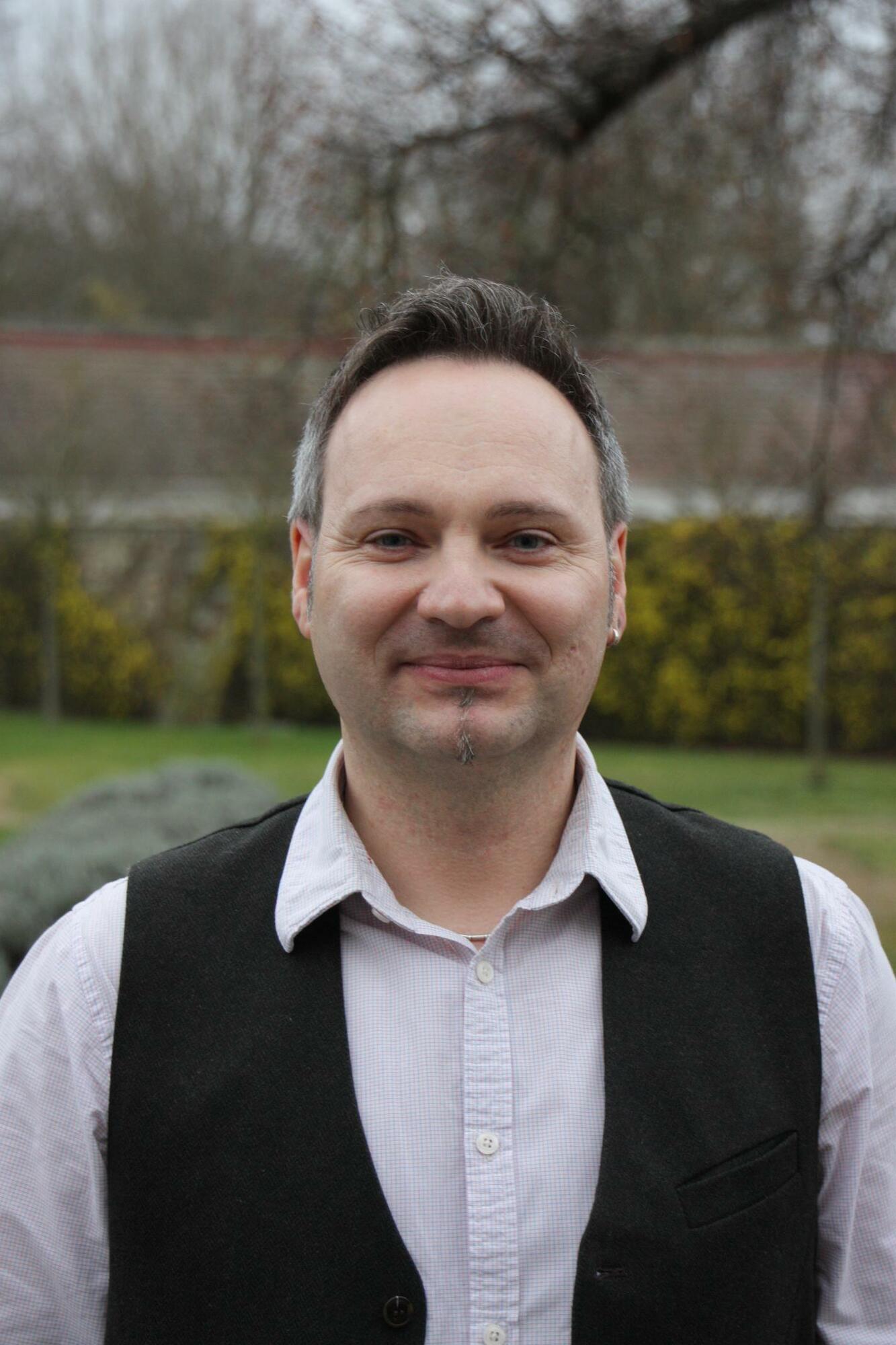 thomas hart 2013.jpg