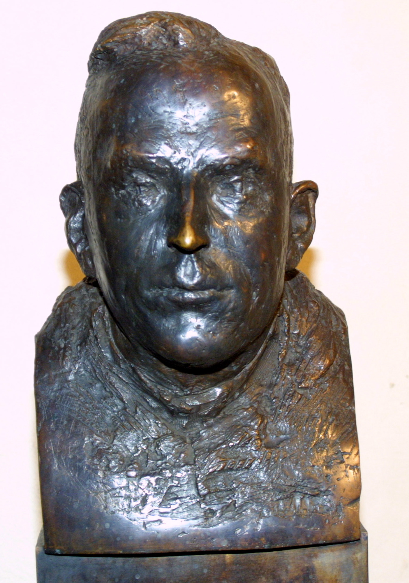 haefner_bueste.jpg